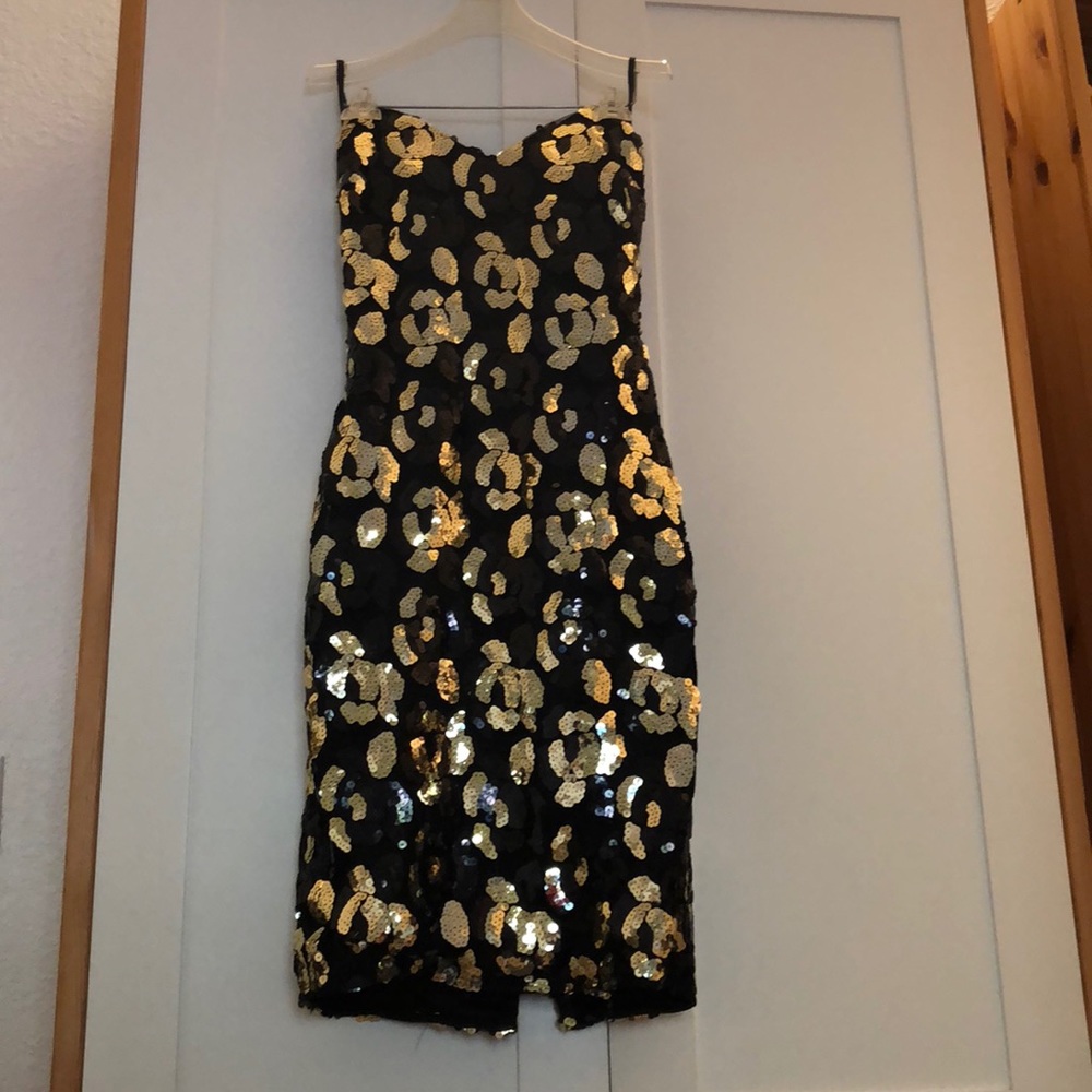 Sequin sparkling strapless dress